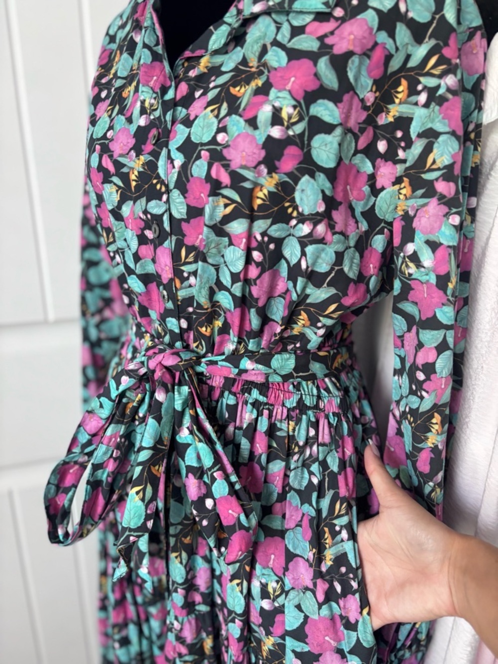 Roller Rabbit Pink & Teal Floral Puff-Sleeve Manusa Sonora Poplin Maxi Dress - Picture 4 of 6